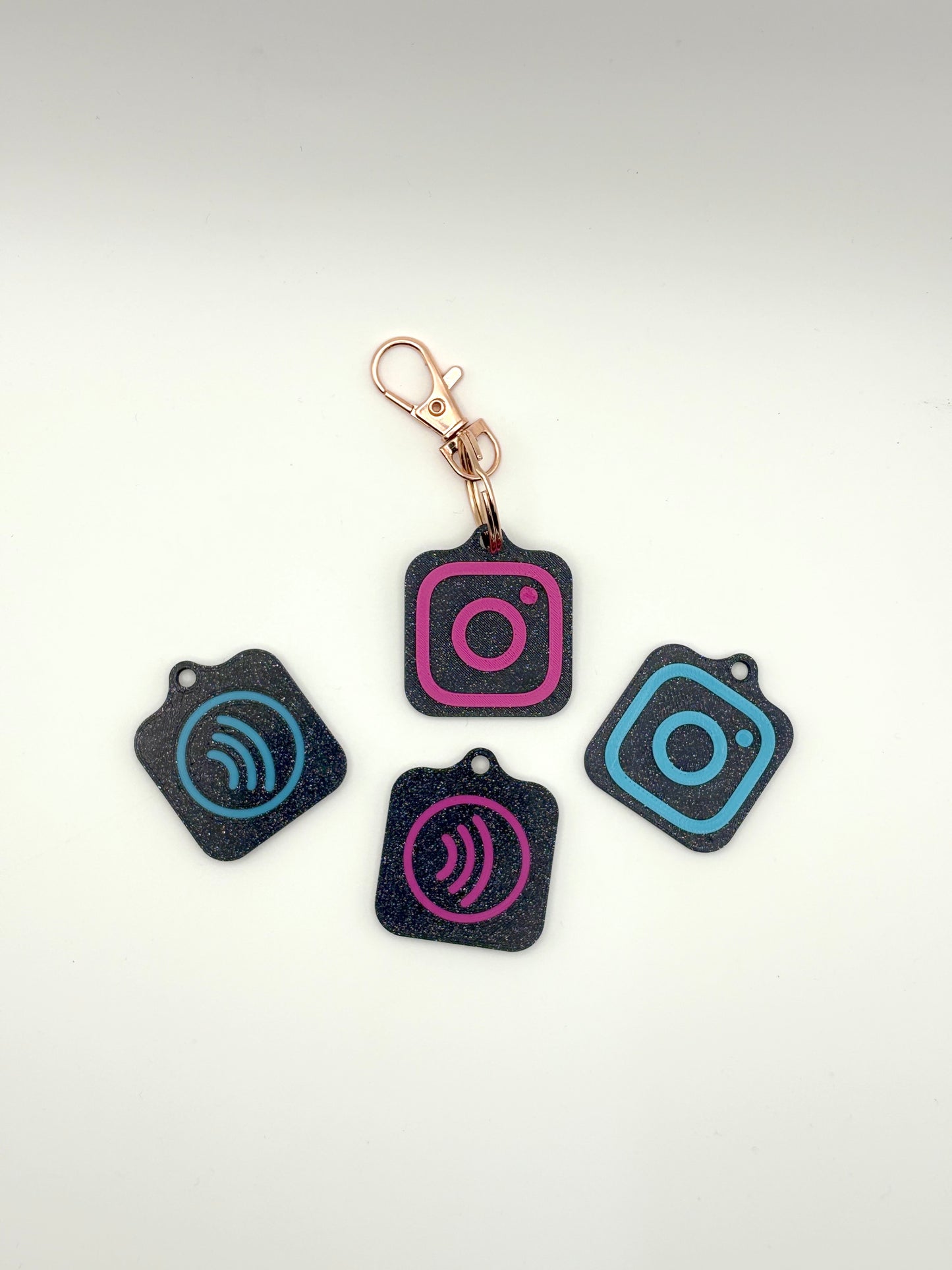 NFC Social Tag – The Smart Keychain for Business & Social Media!