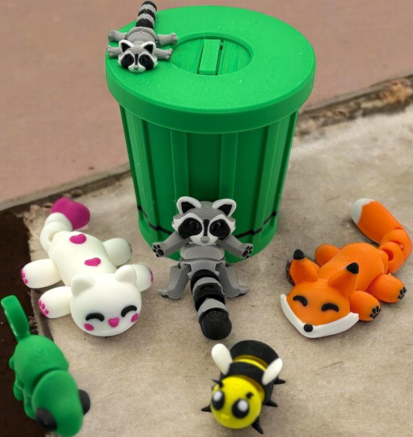 Trash Can Animals Bundle with Trash Can - 5 Medium Animals Assorted Articulated Fidget Toy