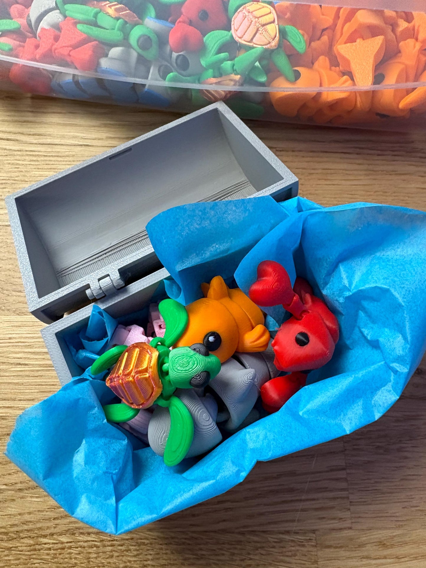 Treasure Chest Articulated Animals - 5 Articulated Sea Animals Fidget Toy, Engaging Activity for Children